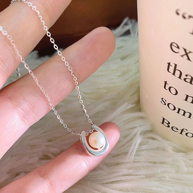 Colier de perle în formă de U, stil pentru naveta zilnică, versatil, lux ușor, design de înaltă calitate și de nișă