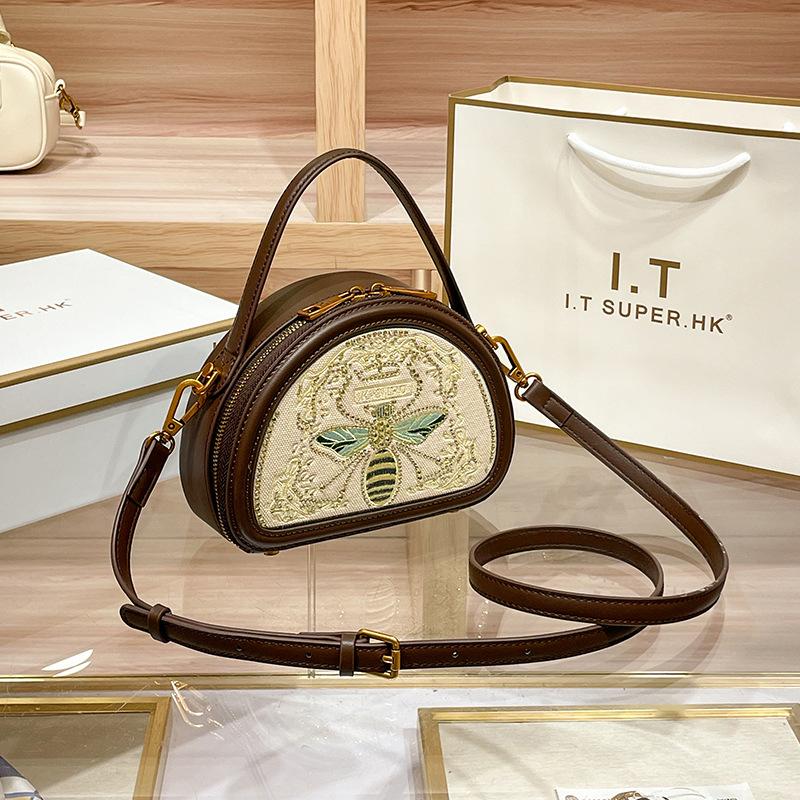 Guangzhou Women's High-end Embroidered Leather Bag, Women's New Bee Bag, Women's Versatile Single Shoulder Crossbody Small Bag