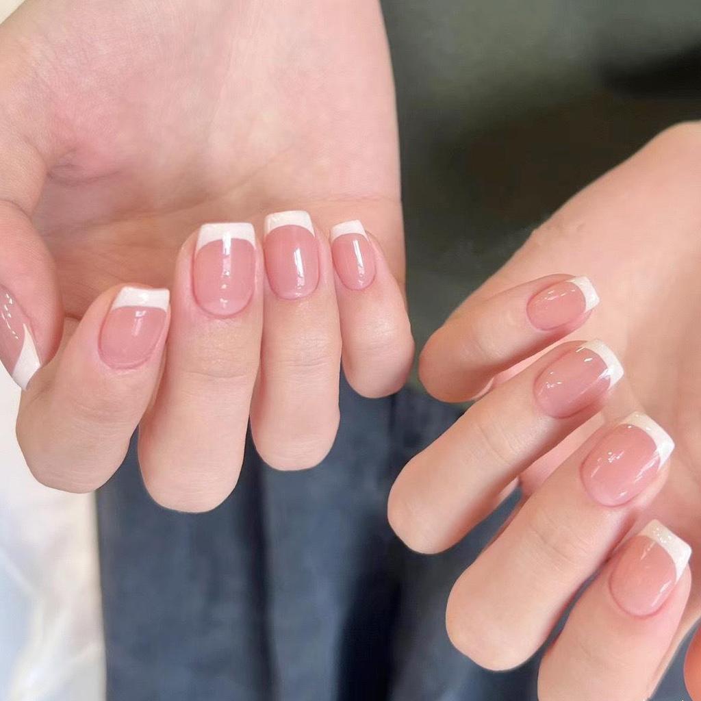 Simple French Gradient Detachable Press-On Nails: Short, Whitening False Nail Tips.