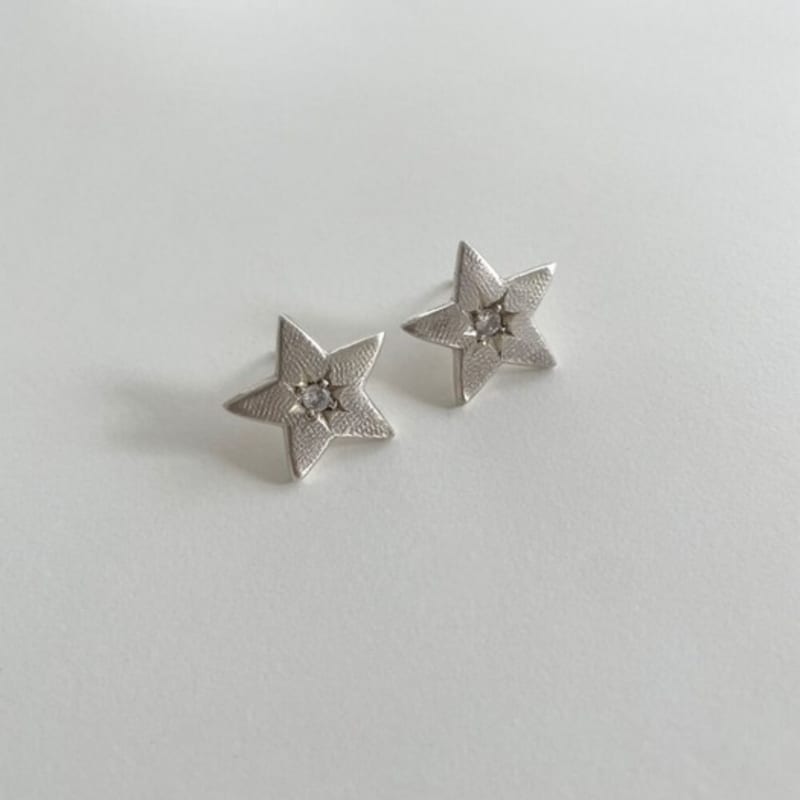 

salted Glow star earring Silver