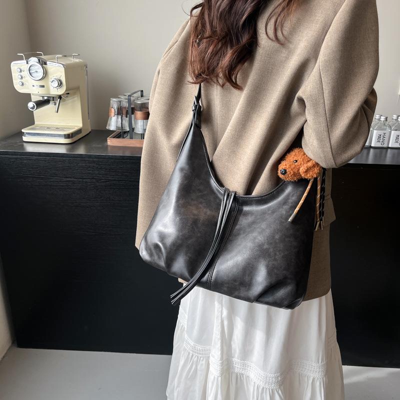 

Casual retro large-capacity bag women 2025 new commuter shoulder bag popular leopard print messenger bag 34*10*21