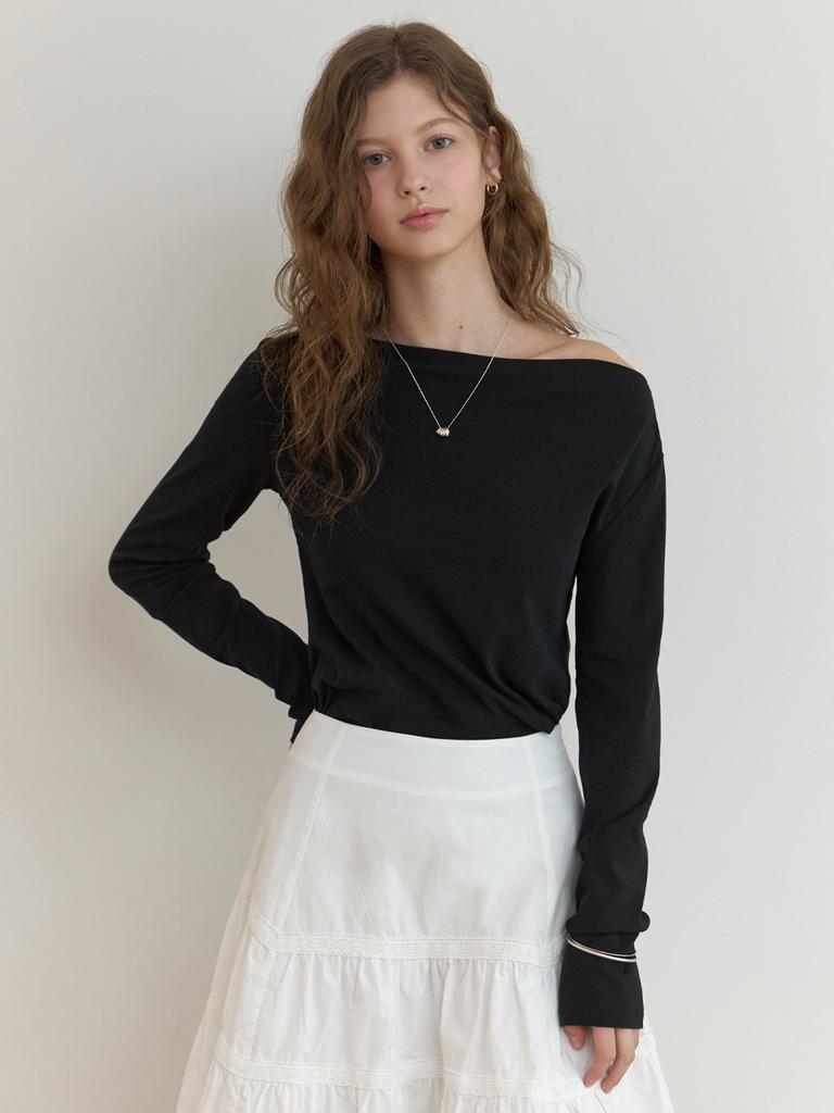 Liel Dona Off Shoulder T-Shirt (Black)