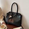 This Year, the Popular French Retro Maillard Underarm Tote Bag Is a Versatile Large-capacity Casual Commuter Shoulder Women's Bag.