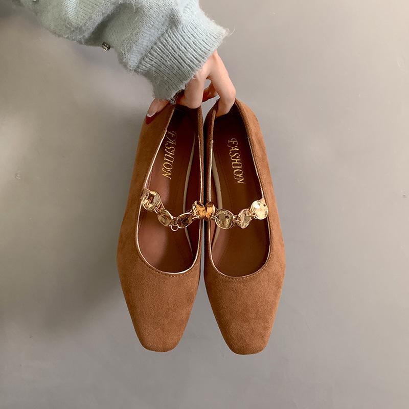 

Fashion temperament French small fragrant wind light mouth thick heel single shoes women s 2025 new spring and autumn square head retro Mary Ja 40 темно-коричневого