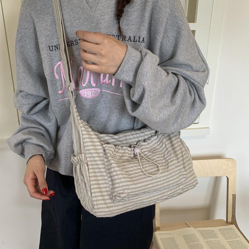 2025 autumn and winter new women's bags casual retro shoulder bags dumpling bags niche design fashion messenger bags