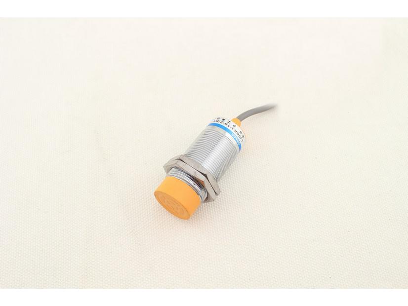 LM30 Inductive Proximity Switch AC/DC 3-Wire