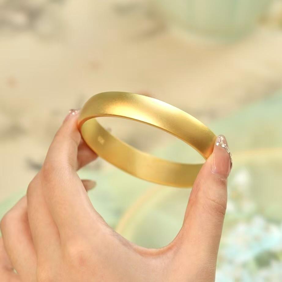 Armreif Goldener Schmerle mit breiter Vorderseite nach alter Tradition - Damen Hochzeit Echter Imitationsgoldschmuck