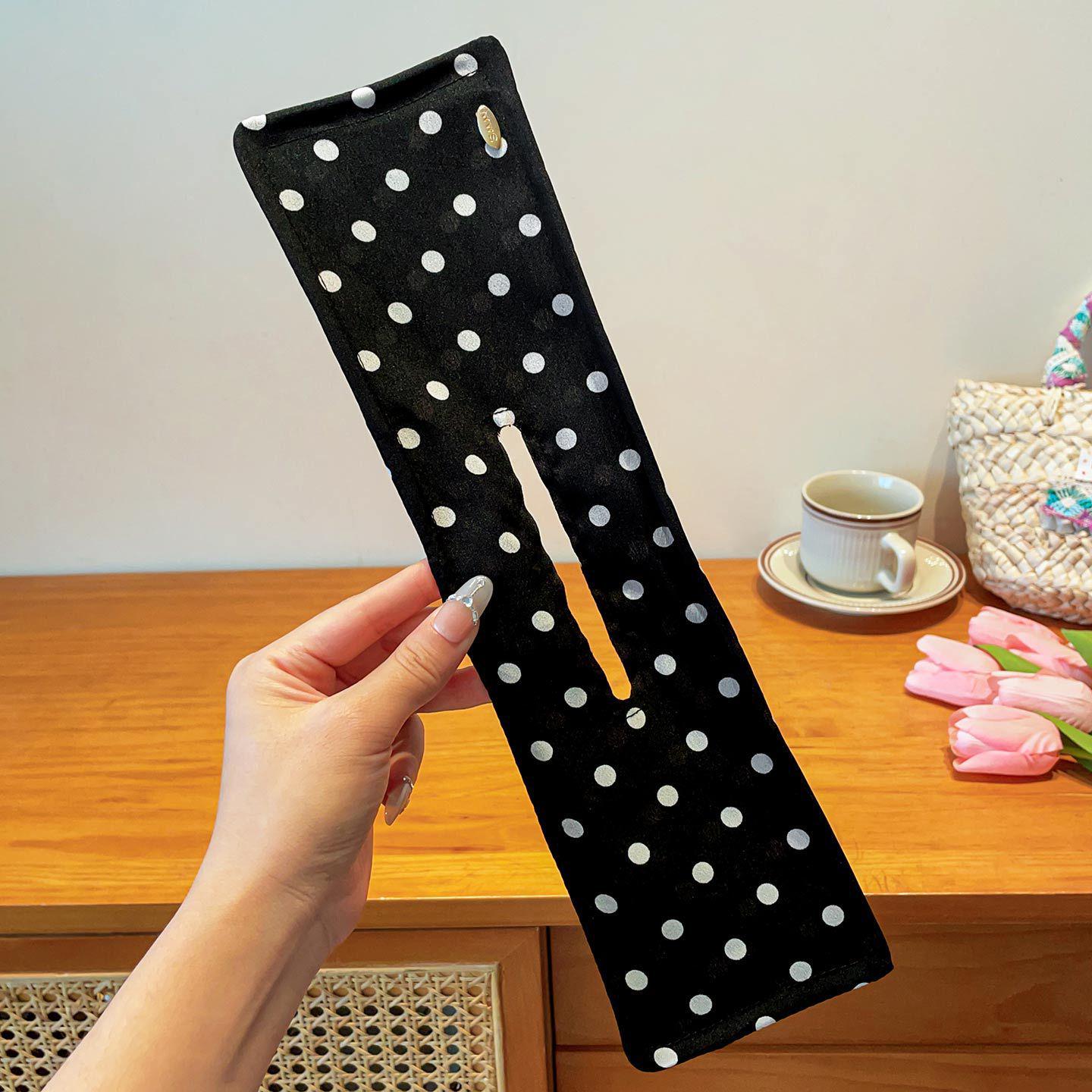 

Twist Lazy Bun & Frizz Tamer: Ballerina Bud Hair Clip 2025 for Women