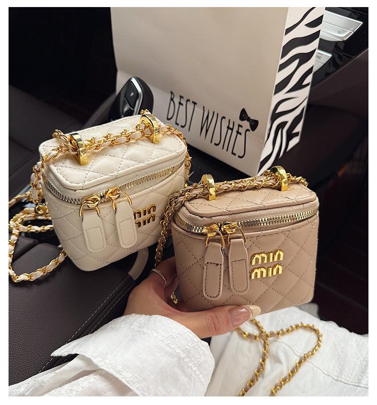 Štýlová mini taška cez rameno: Voňavá Štýlová Crossbody taška s retiazkou