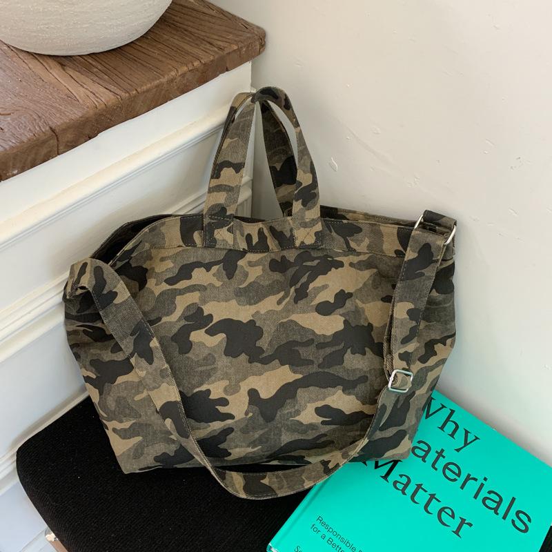 

Casual large capacity handbag women s bag 2025 new leopard print tote bag fashion camouflage canvas bag камуфляжный