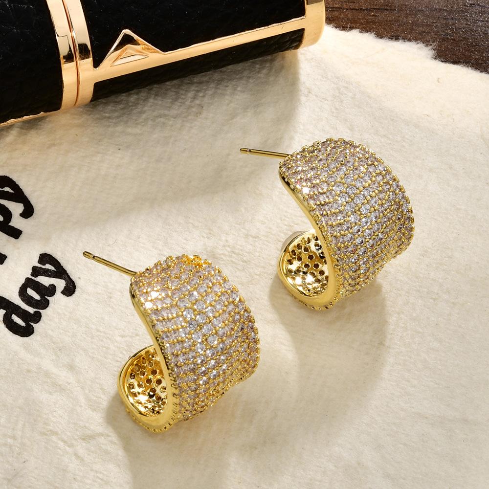2026 High-End Full Zircon Micro-Pave C-Shape Earrings - Elegant Copper Gold Plated Wide Hoop Studs for Women Light Luxury Jewelry