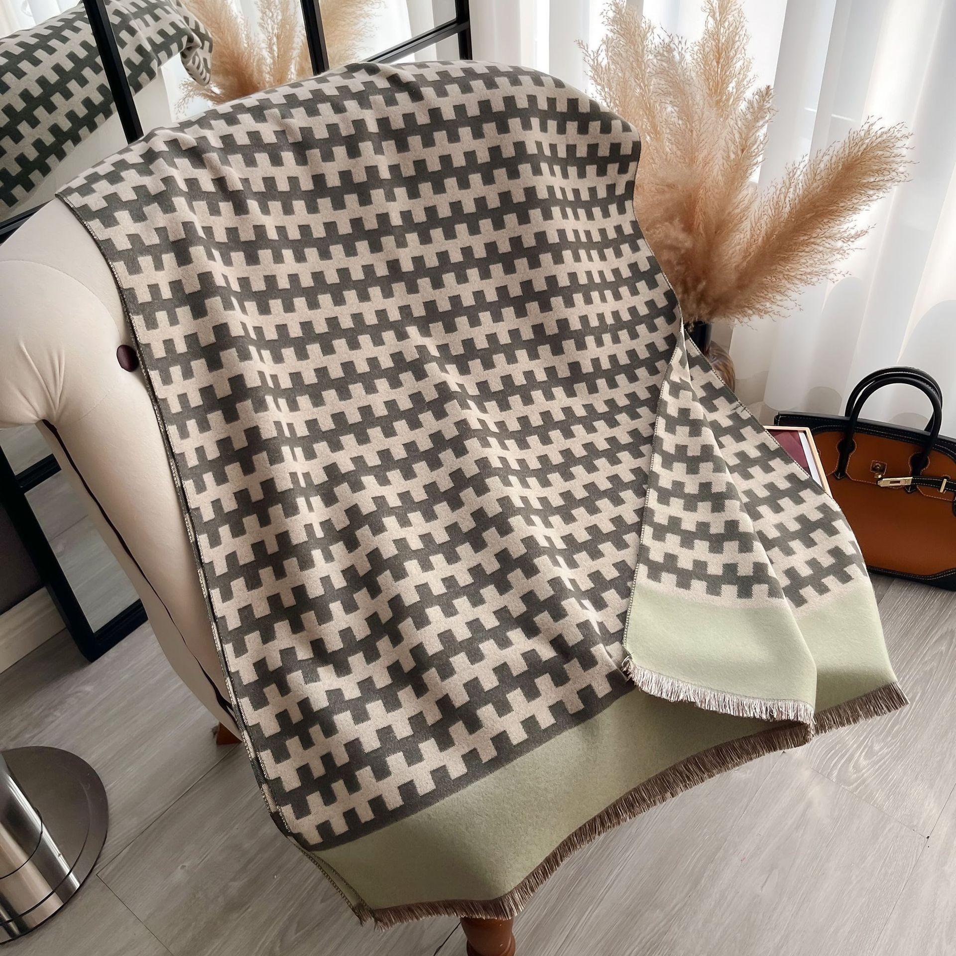 

Имитация кашемирового шарфа Женский утолщенный шарф с бахромой Теплая шаль Шарф 185*65cm зелёный