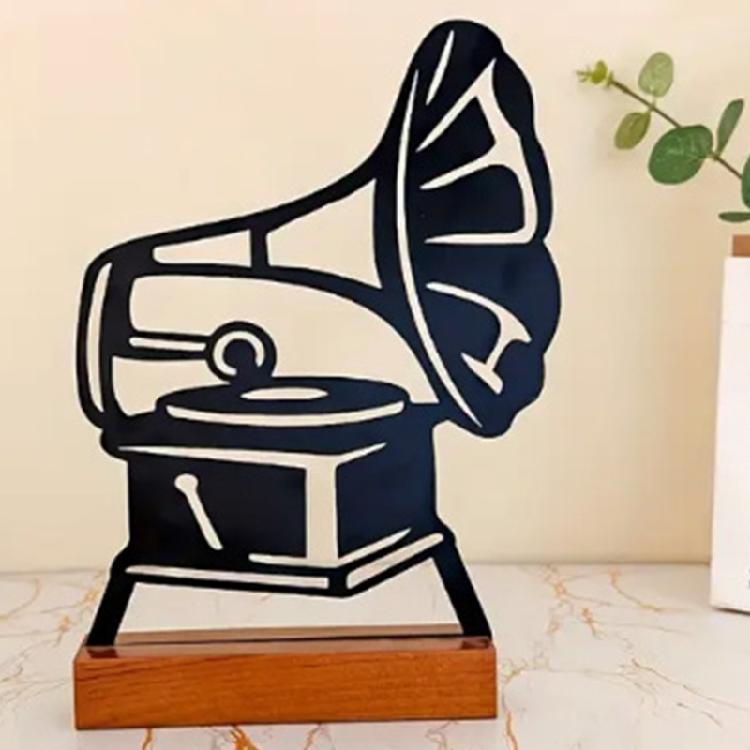 Artistic Metal Note On Wooden Base Stylish Room Decoration Ideal For Gift And Display