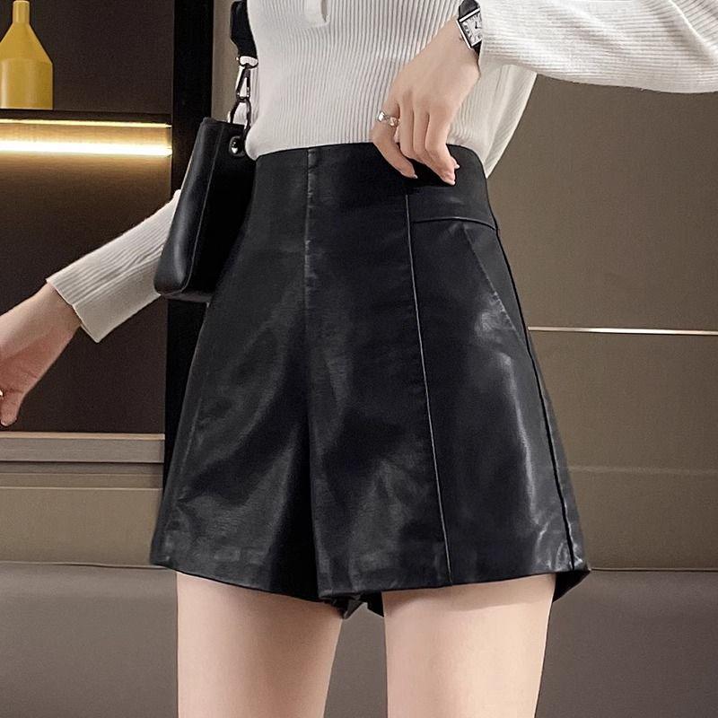 Women's 2025 High-Waisted Black PU Leather A-Line Bootcut Shorts - Slimming and Stylish for Spring, Autumn, and Winter.