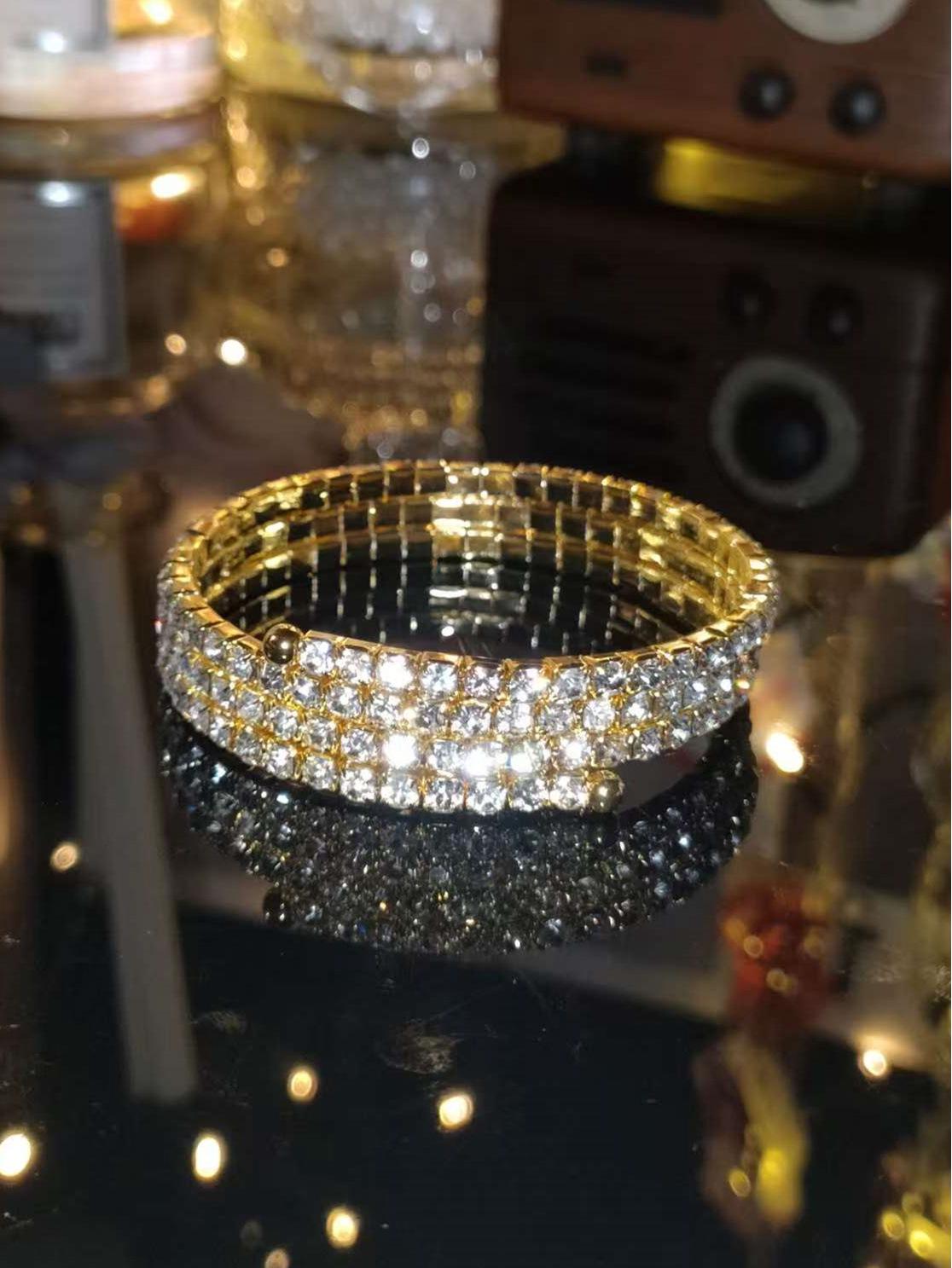 

Корейский стиль сверкающий стразами свадебный браслет: Кристальный эластичный браслет в четыре ряда K9