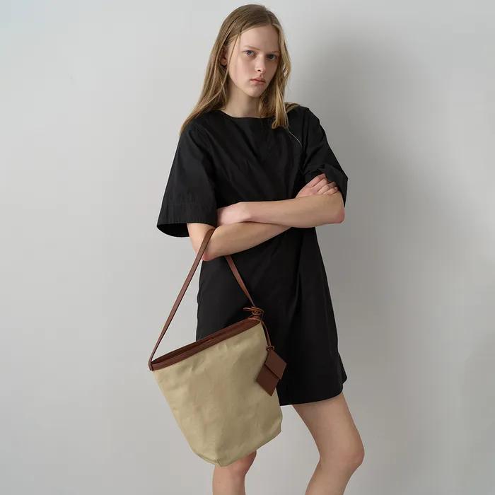 Rihanna Bag_cognac dust