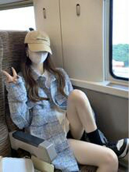 2025 Women's Autumn/Winter Wool Coat: Korean Style, Warm, Mid-Length, Double-Breasted, Age-Reducing, Loose Fit, Small Size.