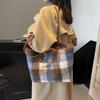 Large-capacity Foreign-style Trend Commuting 2025 Winter New Fashion Niche Design Single Shoulder Portable Tote Bag Women's Middle School