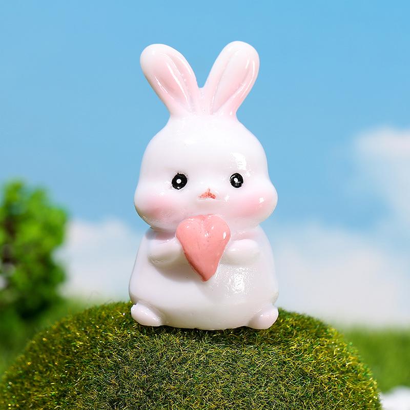 Mini Resin Rabbit Figurines with Radishes for Desktop or Car Decoration