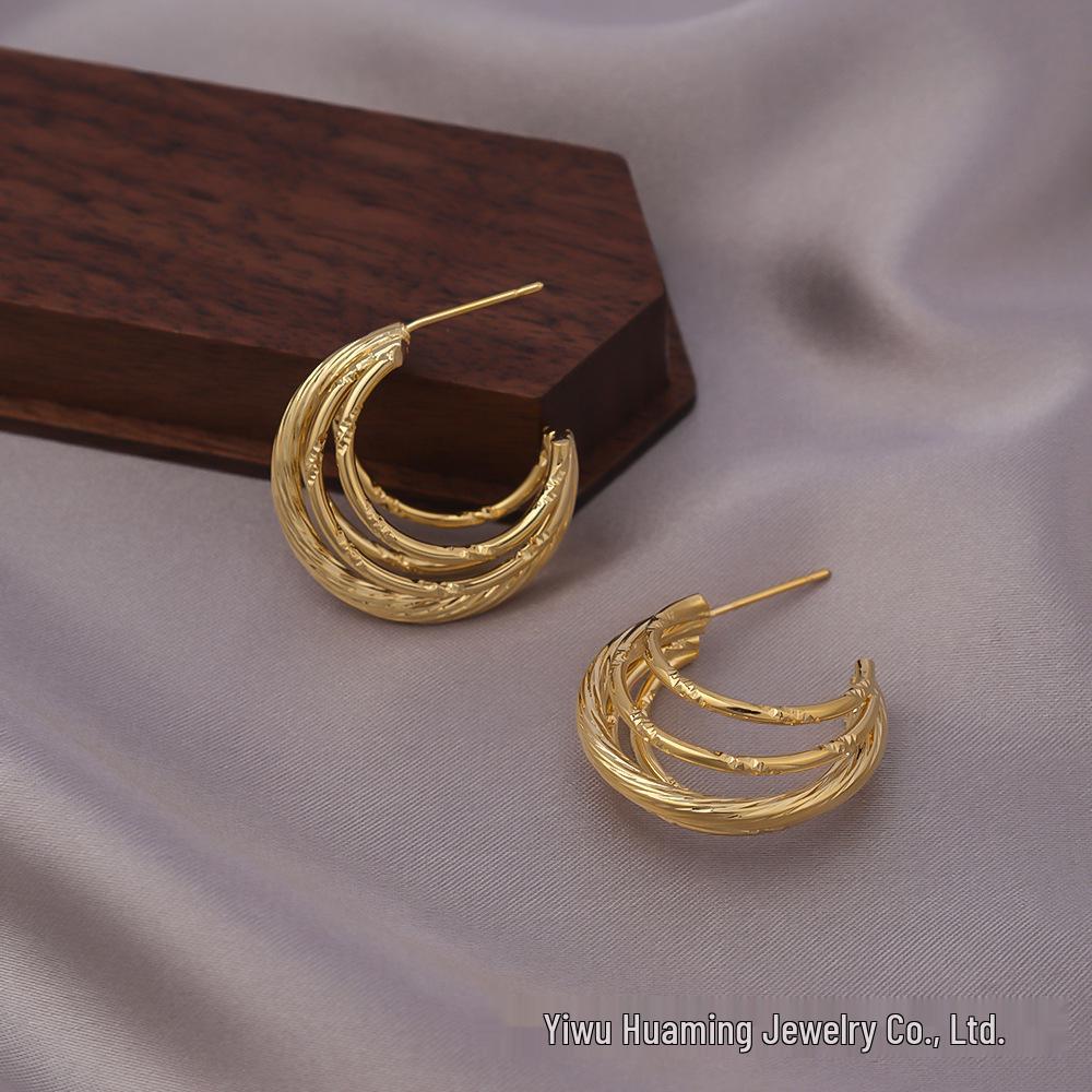 European American Style Luxury Stud Earrings: Elegant Cross-border Niche Hoops, Versatile Celebrity-inspired Accessories