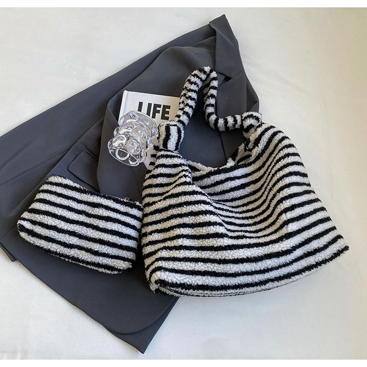 Large Capacity Striped Contrast Shoulder Bag Bag Women's New Lamb Plush Bag Fashion Tote Bag