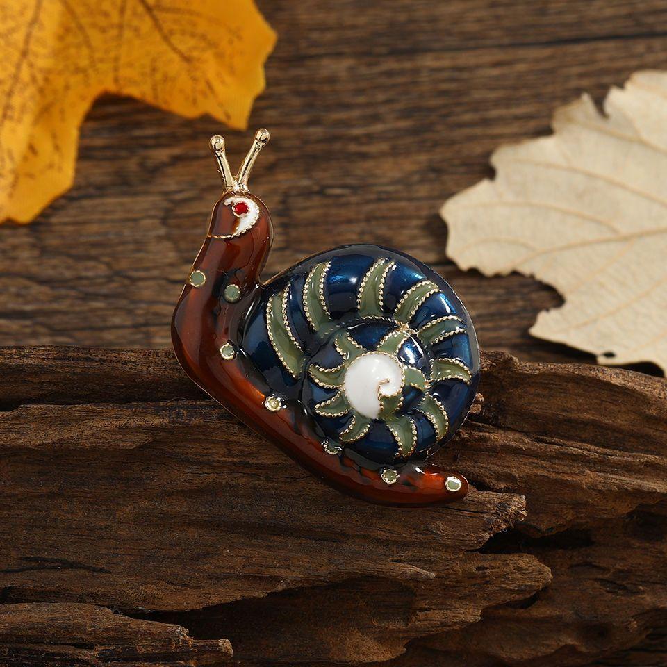 

Enamel Snail Brooch Creative Rhinestone Animal Pin Men s and Women s Outerwear Accessories Fashion Badge Gift