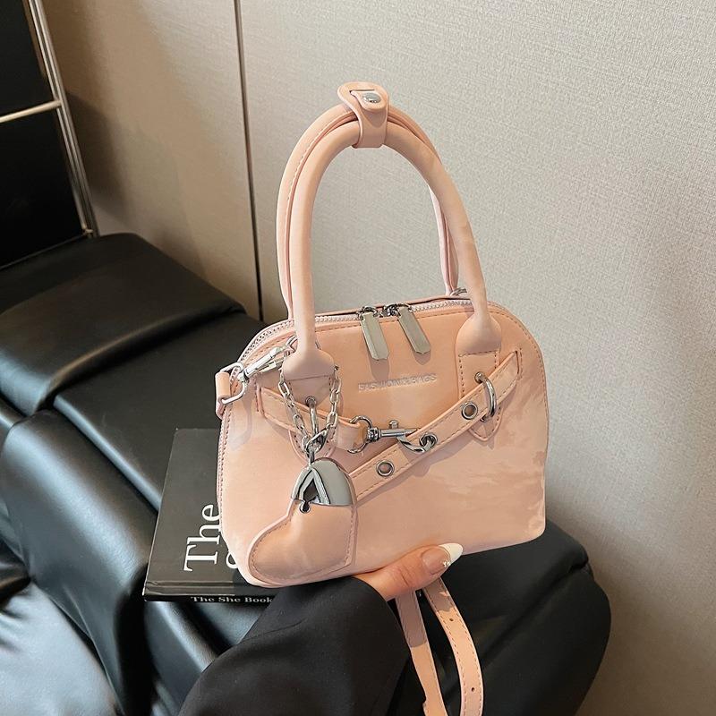 

Stylish retro underarm shell bag portable commuter bag new simple women s bag versatile messenger bag розовый