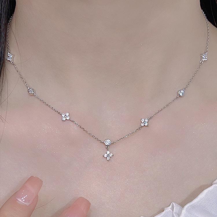 Fashion Trend Four-Leaf Clover Necklace Women's High-Grade Luxury Collarbone Chain