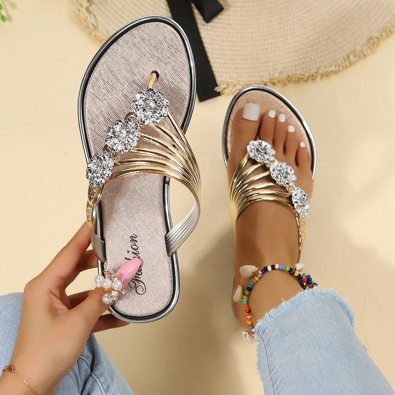 Women's Rhinestone Flip-flops Summer Sandals New Flat-bottomed Lightweight Outer Wear Casual Pinch-on Flip-flops
