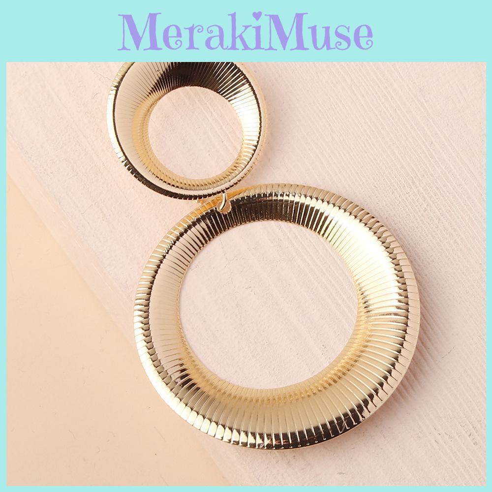 Elegant Metal Earrings With Geometric Shape And Gold Finish For Celebrations