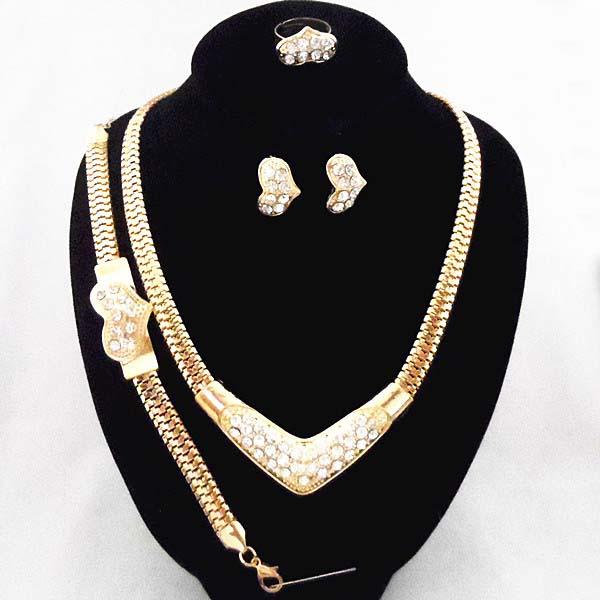 Gold-Plated Heart Necklace Set - Elegant Women s Statement Jewelry Electroplated