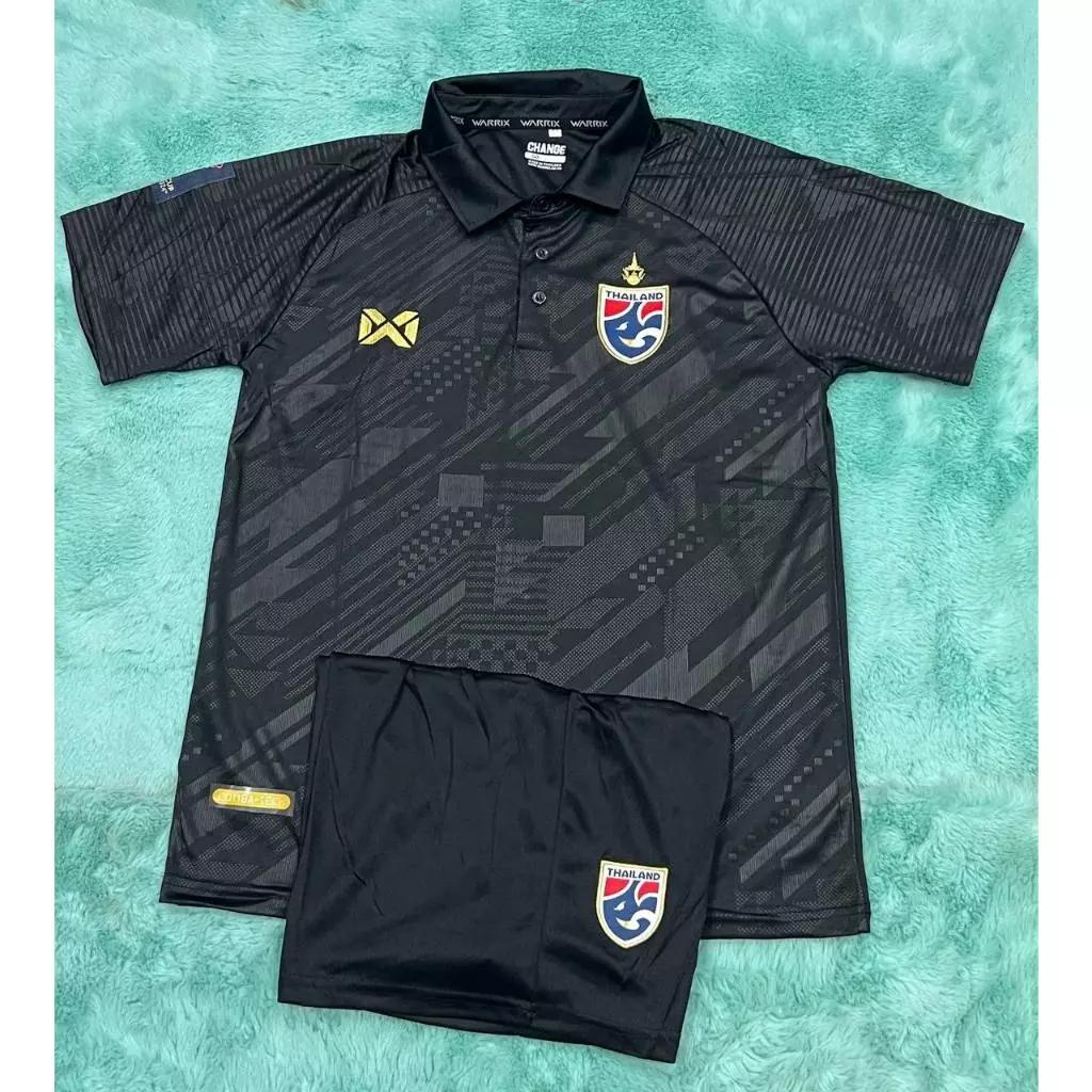 

Ретро Винтаж ТАИЛАНД Футбол Футбол Поло ДЖЕРСИ Национальная ЧИР Быстросохнущая Рубашка Поло с принтом воротника Короткий рукав Спорт на открытом воздухе Логотип Слона Значок M