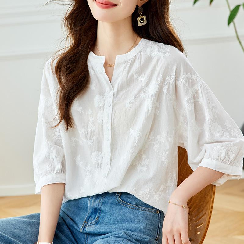 Lace Embroidered V-neck Short-sleeved Shirt for Women's Summer New French Chic Loose Top