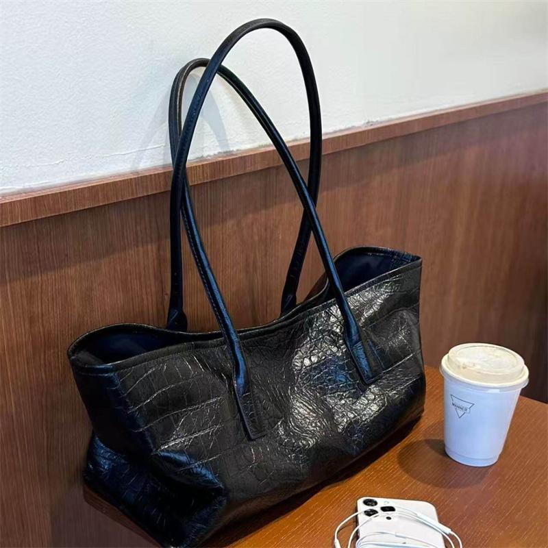 Yogodlns New Korean Trendy Y2K Black Shoulder Bag Crocodile Grain Pattern PU Leather Tote Bag Large Capacity Commute Travel Daily Handbag