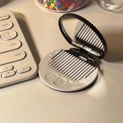 Specchietto da Trucco Tascabile Biscotto al Cioccolato Mini Pieghevole Kawaii Portatile da Viaggio Specchietto da Trucco Piccolo Rotondo Caffè Nero Pettine