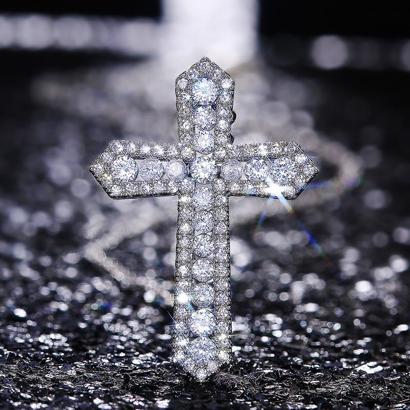 Exquisite Cross Pendant Necklaces for Women/men Brilliant Crystal Neck Jewelry for Hip Hop Party Unisex Chic Accessories
