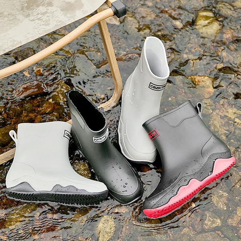 Fashion rain shoes women's 24 waterproof, non-slip and comfortable men's water boots fishing room work fleece rubber shoes