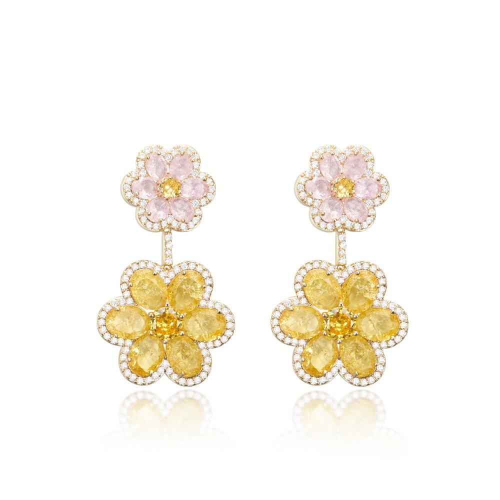 

Elegant Blue Diamond Double Flower Earrings Luxury Lightweight Ice Crack Yellow Gem Stud Earrings for Women