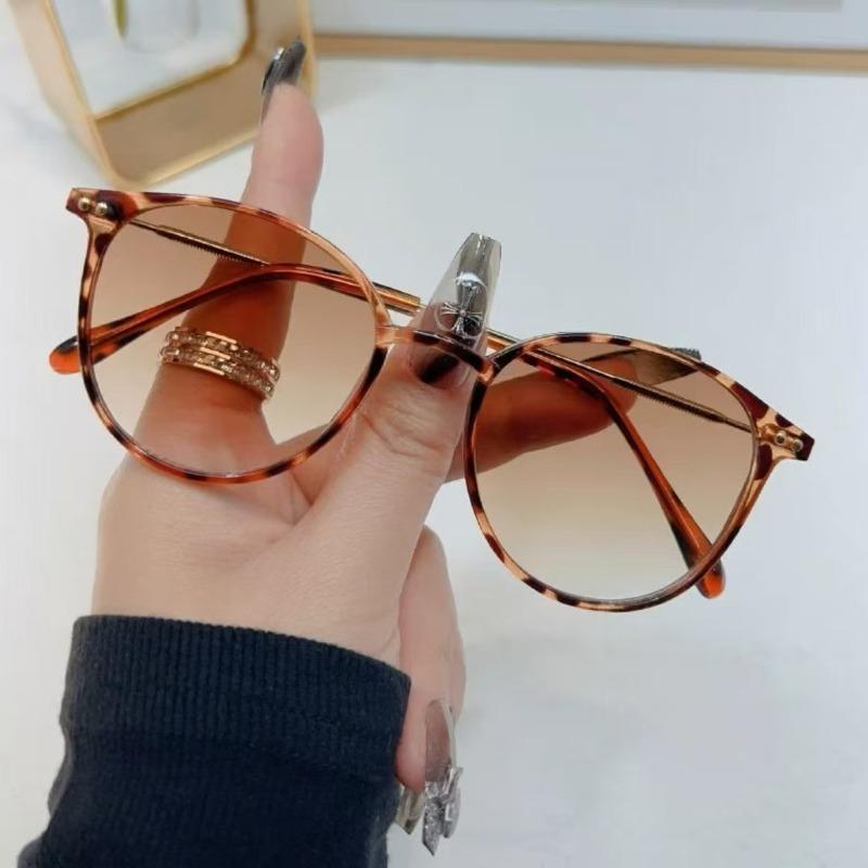 New Round Vintage Sunglasses Women Retro Luxury Designer UV400 Protection Eyewear Fashion Sunglass Oculos De Sol