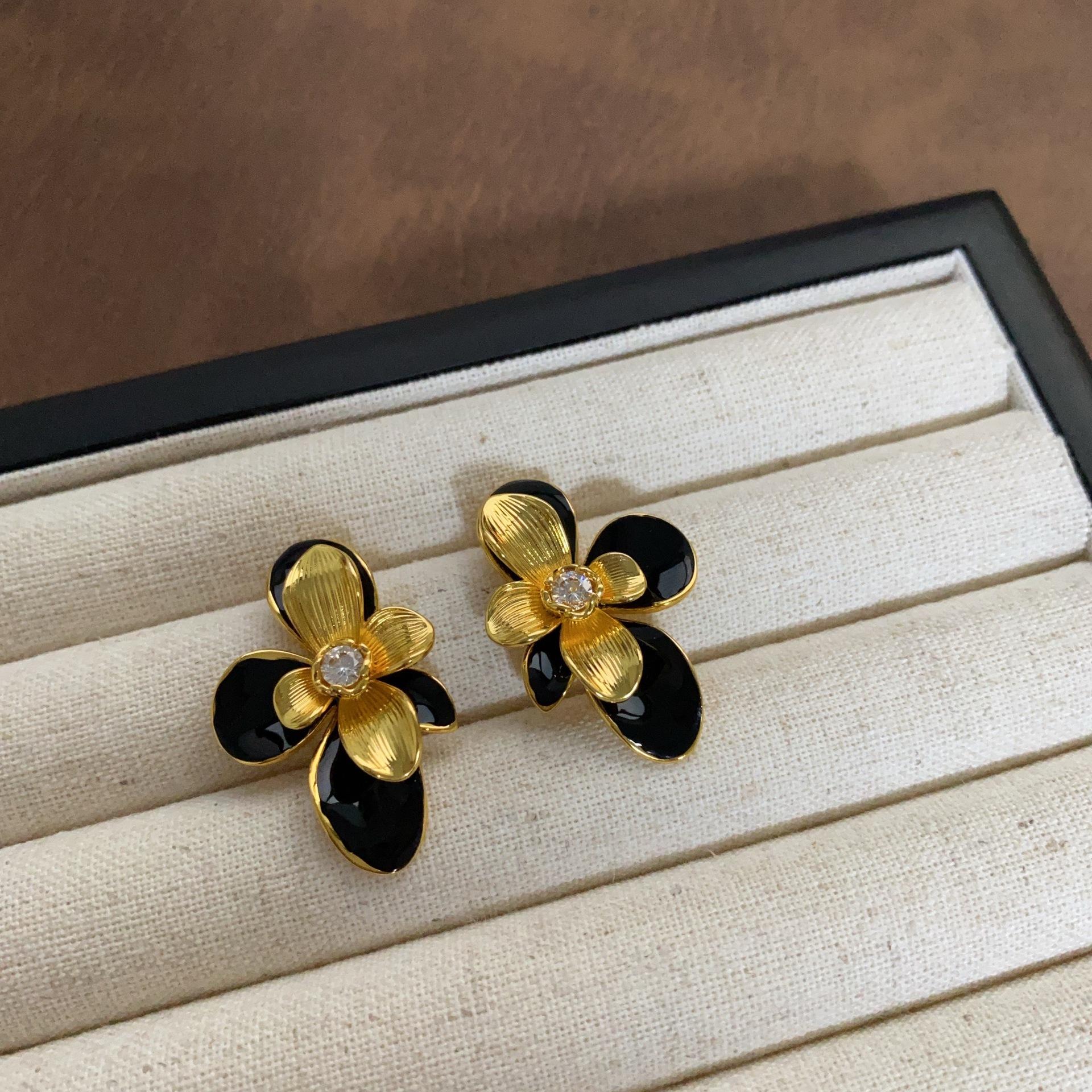 

Retro series colorful enamel petal stud earrings embellished zircon earrings light luxury fashion high sense commuter earrings women
