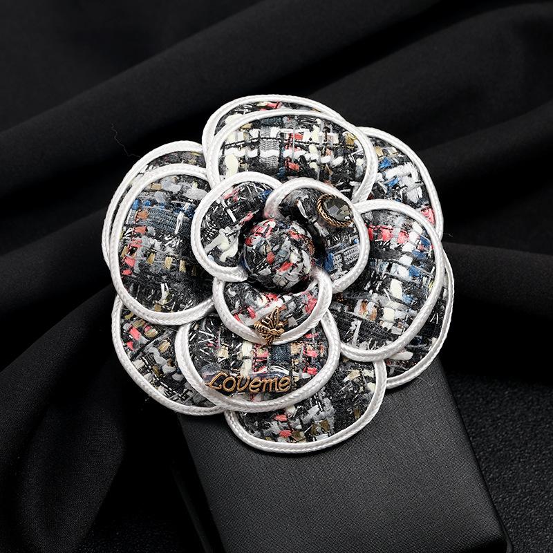 Large High-end Classic Black and White Floral Camellia Corsage Retro Temperament Flower Brooch Jacket Fabric Pin
