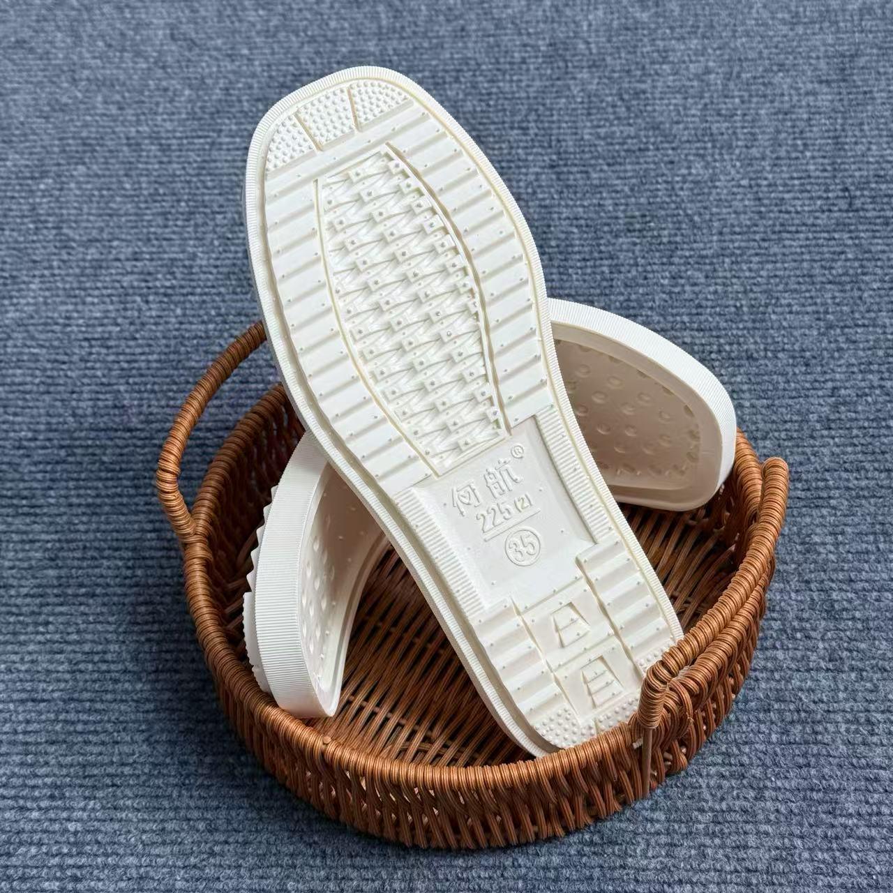 

Breathable, Waterproof, Thickened Cotton Sole Slippers for Men & Women 34 білий