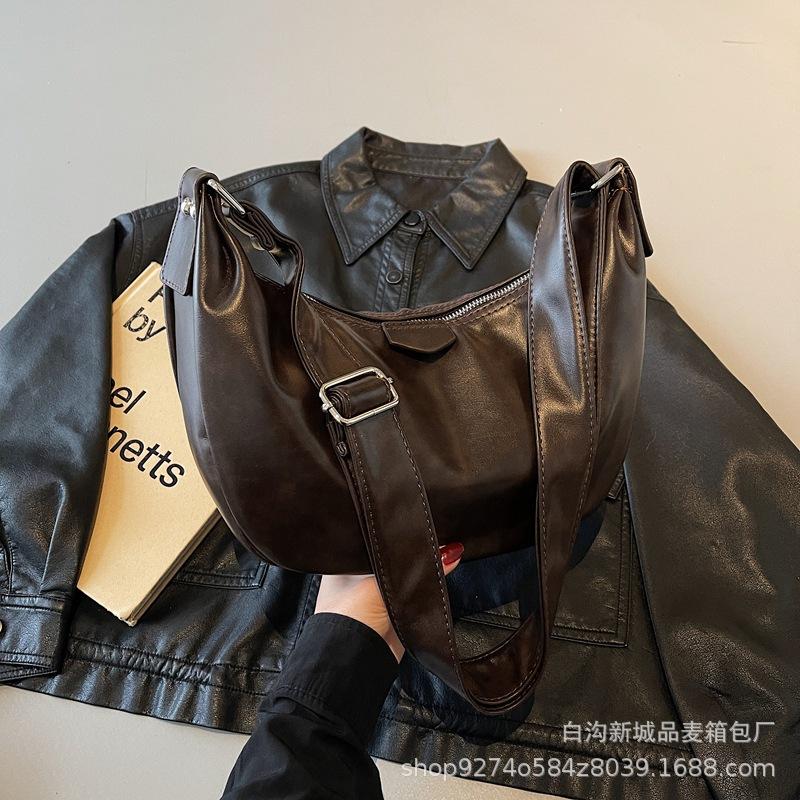 

Premium texture fashionable retro small bag women s bag 2025 new trendy soft surface dumpling bag temperament retro messenger bag
