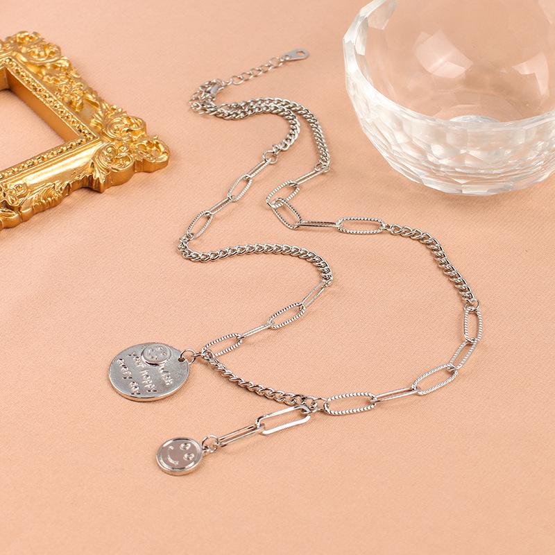 

Smiley Face Pendant Necklace for Women - Autumn/Winter Chain Choker A084
