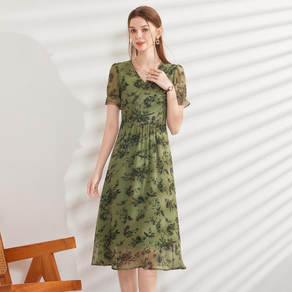 French Elegant V-neck Floral Dress for Women's Summer Collection, Waist Cinching, Bubble Sleeves, Vacation Tea Break Dress