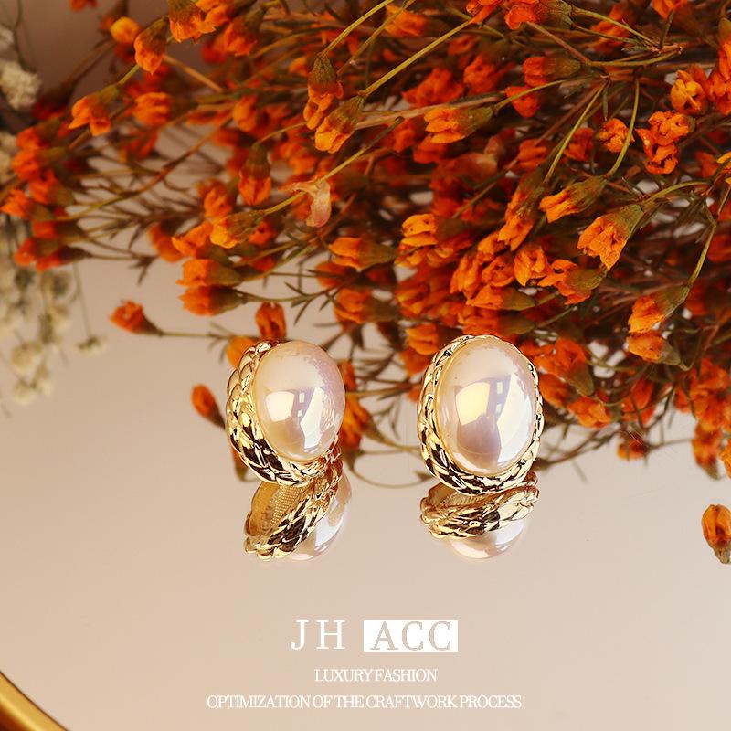 French Retro Pearl Earrings - S925 Silver and Gold-Plated Copper for a Versatile, Elegant Look