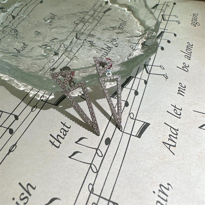 Triangular Geometric Earrings: Chic, Elegant, and Trendy for a Fresh Look