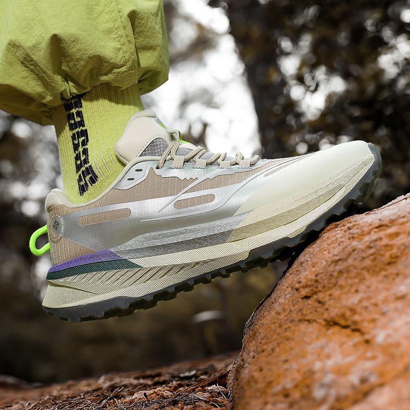 Outdoor Hiking sneakers running cross-country non-slip wear-resistant Men shoes four season breathable light casual sports shoes