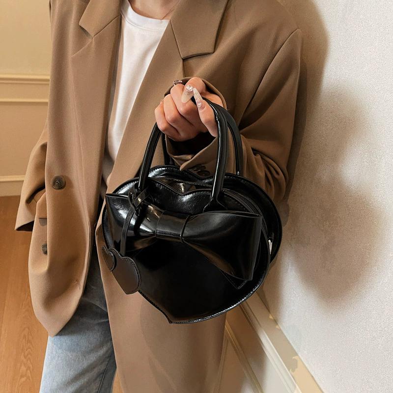 Trendy Love Shaped Small Handbag Butterfly Knot Single Shoulder Bags Fashion Versatile Heart Pendant Crossbody Bag