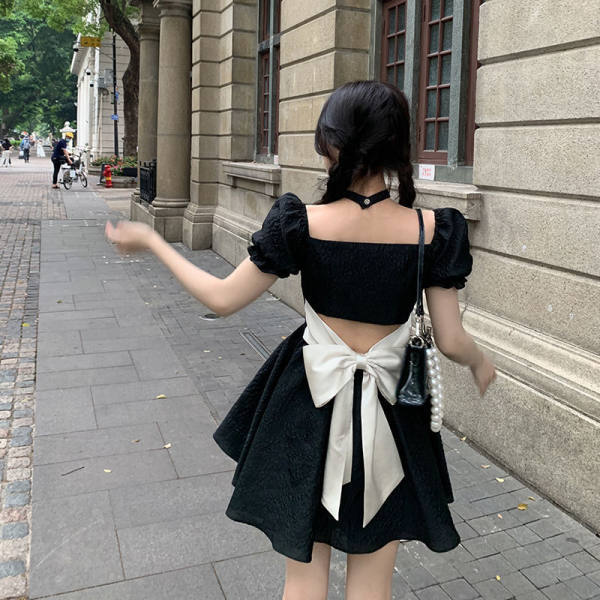 French Pure and Horny Backless Dress Summer New Style Women's Clothing Celebrity Temperament Waist-hugging and Looking Tall and Small Puffy Skirt
